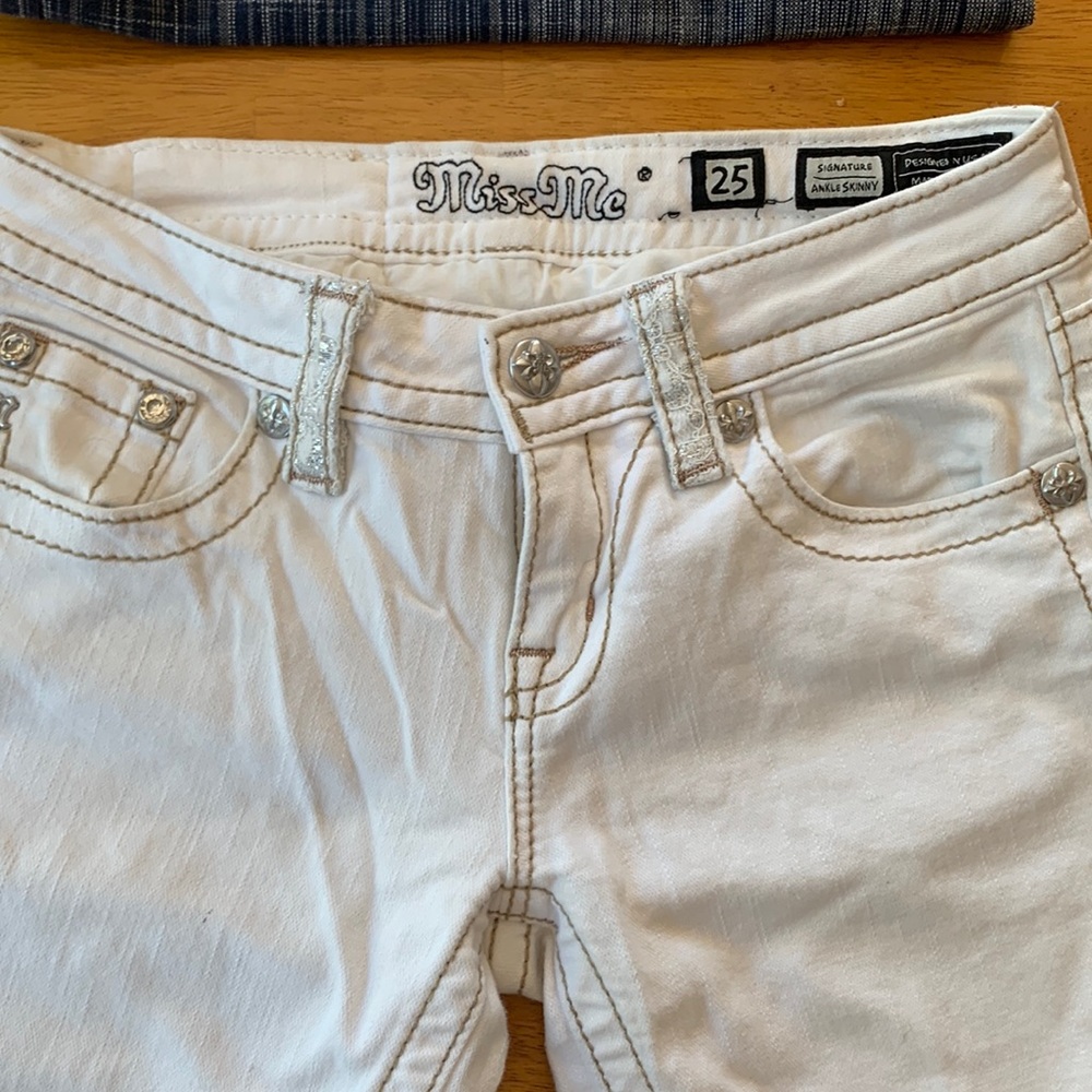 Miss me, white skinny jeans size 25